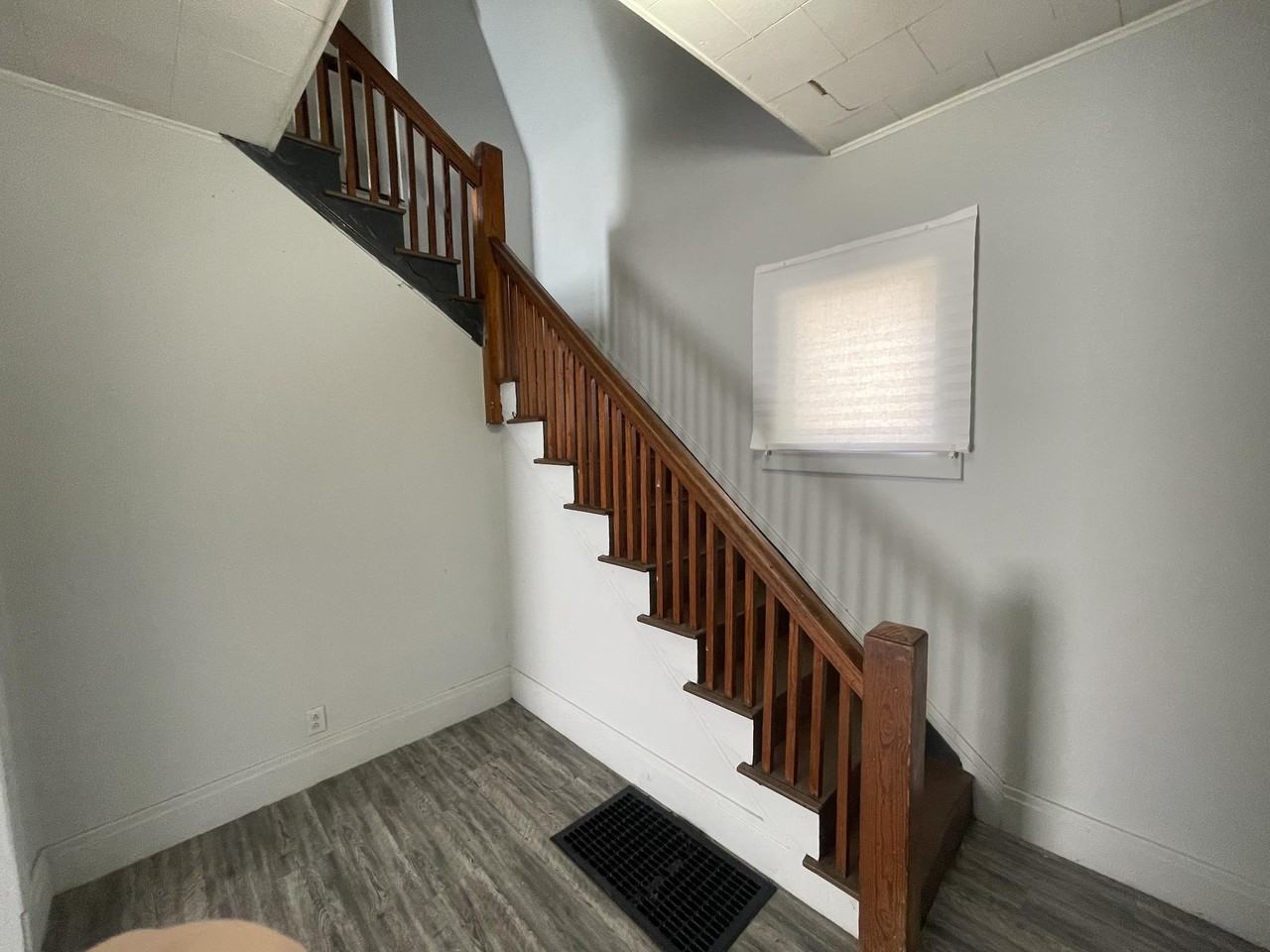 614 N Griffin St - Photo 6 of 18