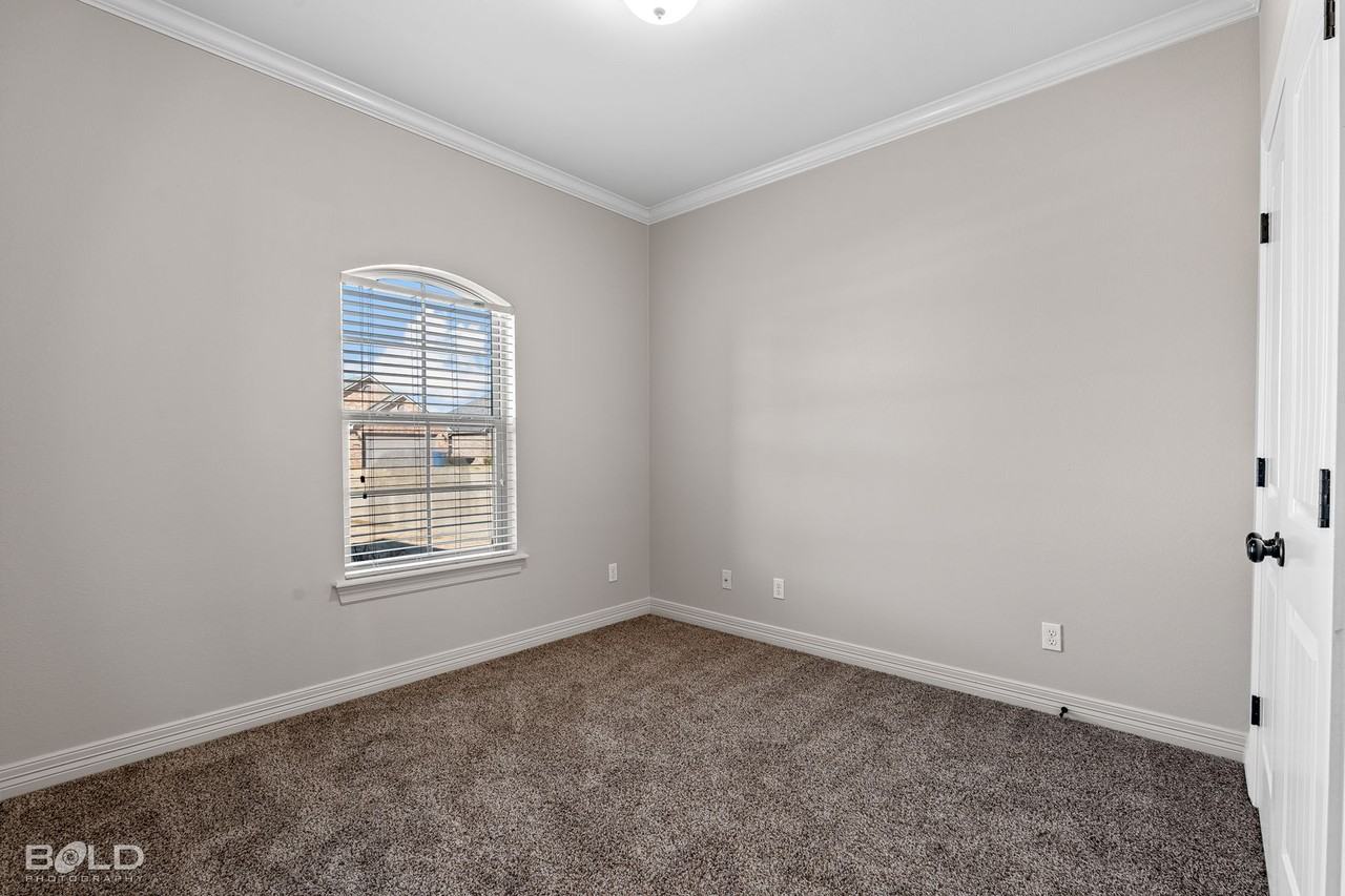 2370 Tallgrass Cir - Photo 5 of 35