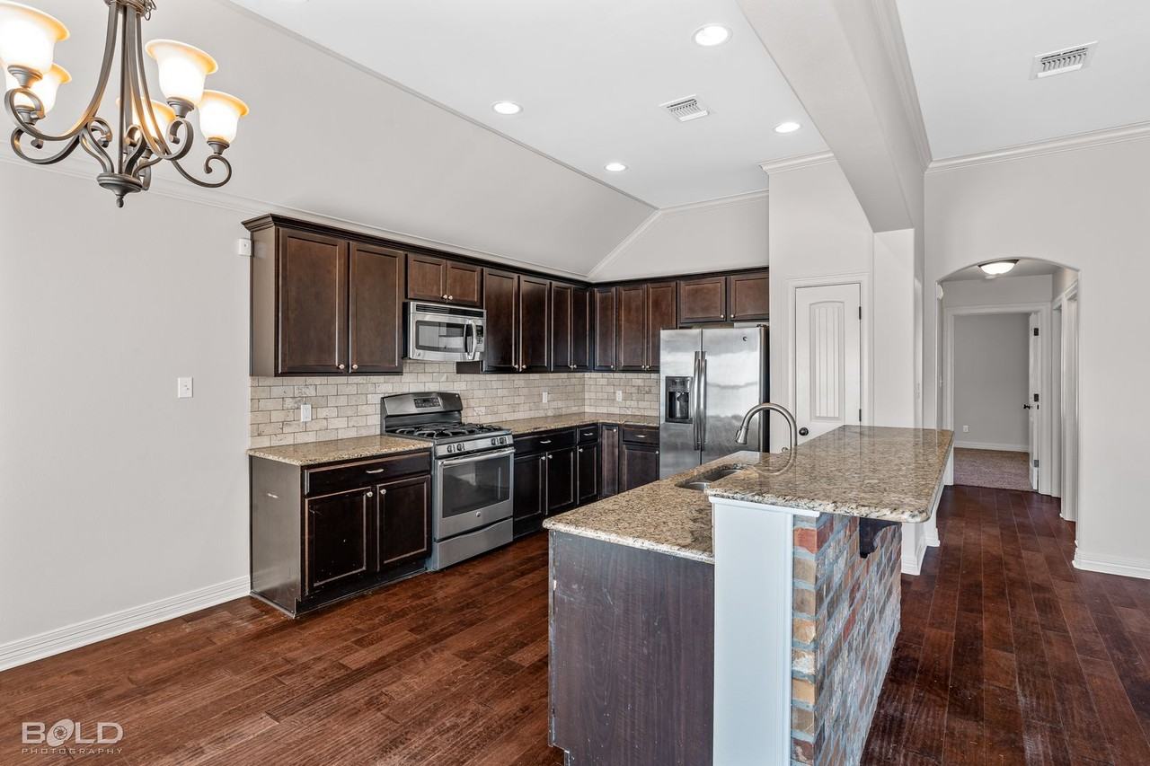 2370 Tallgrass Cir - Photo 7 of 35