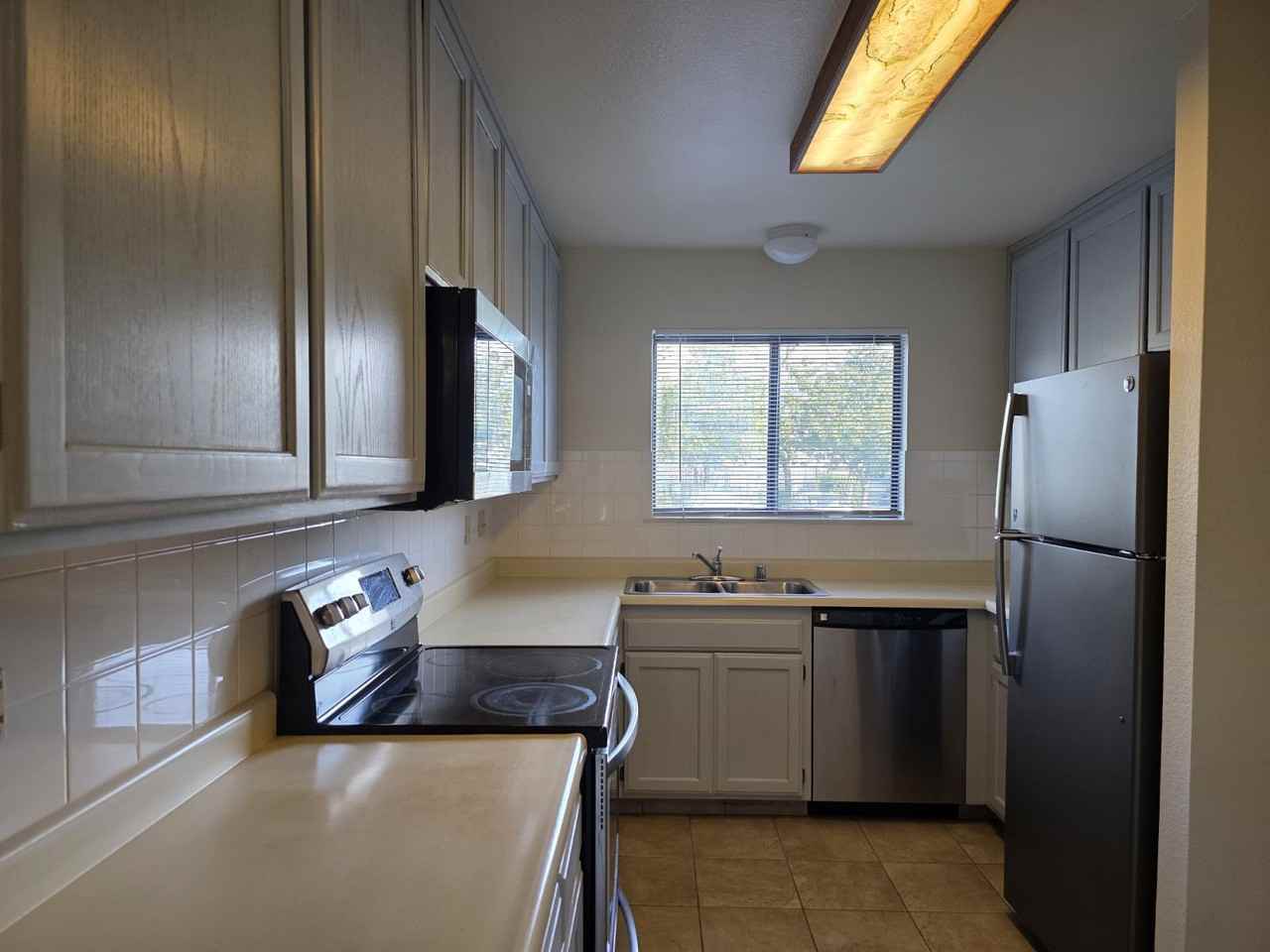 121 Elbridge Ave Apt B #1 - Photo 7 of 20