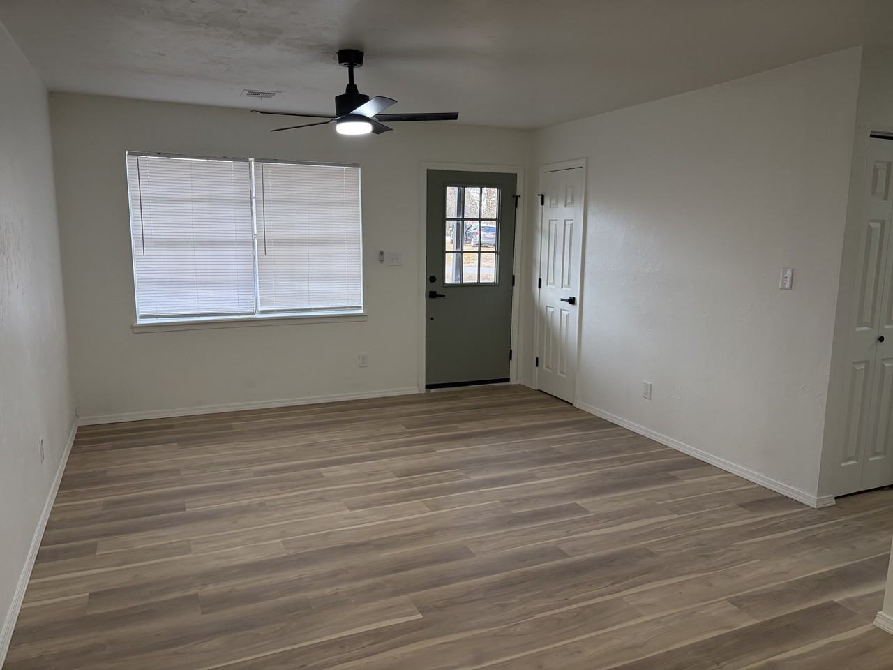 522 W Highland St #1 - Photo 2 of 20