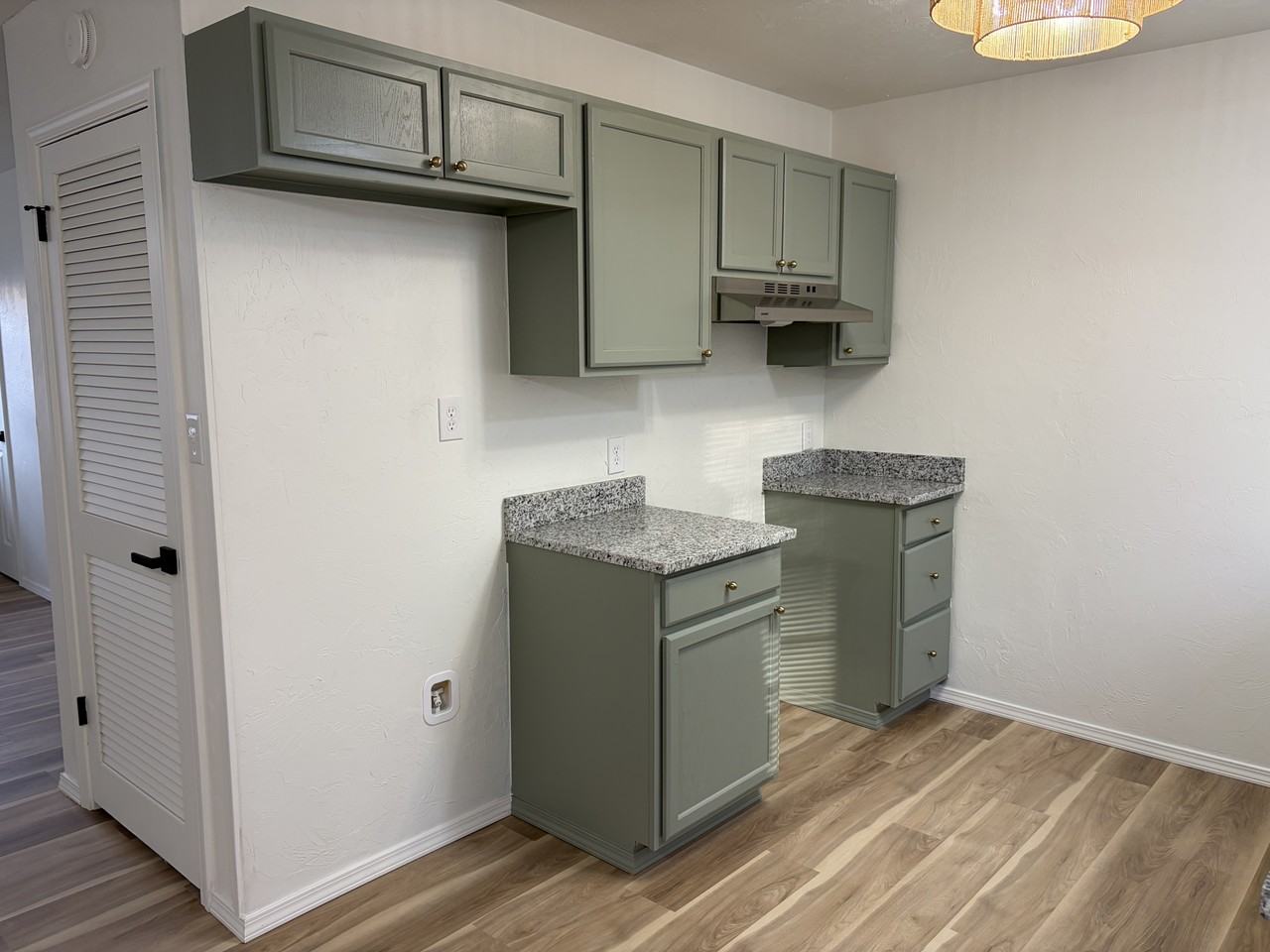 522 W Highland St #1 - Photo 5 of 20