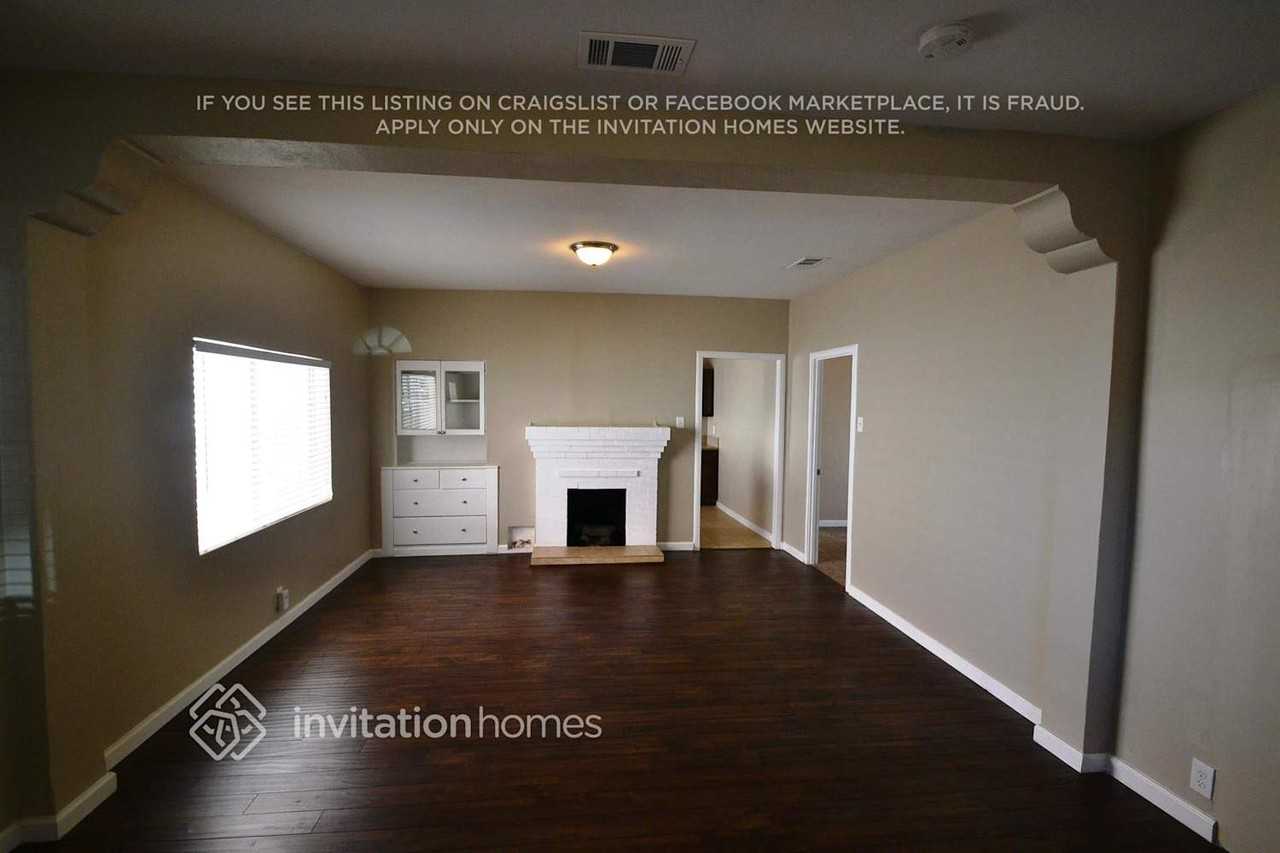 1121 E 56th St - Photo 3 of 10