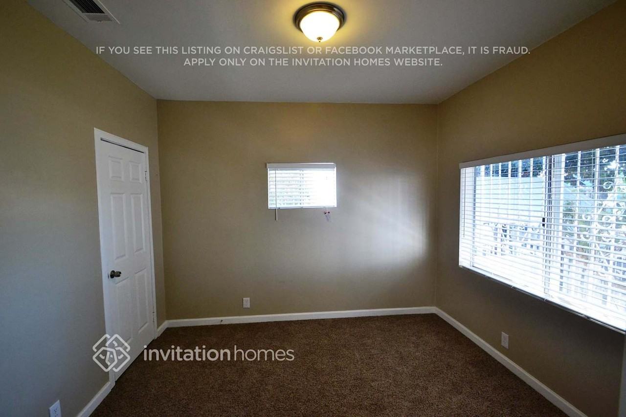 1121 E 56th St - Photo 5 of 10