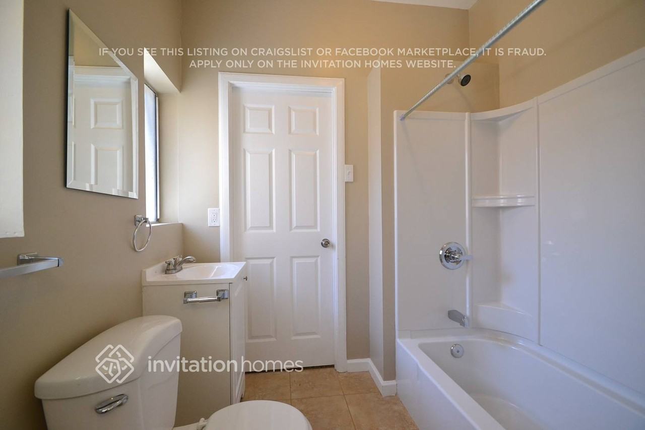 1121 E 56th St - Photo 7 of 10