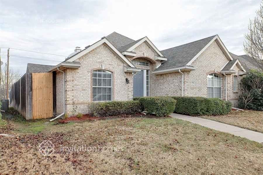 5704 Bedford Ln - Photo 2 of 19