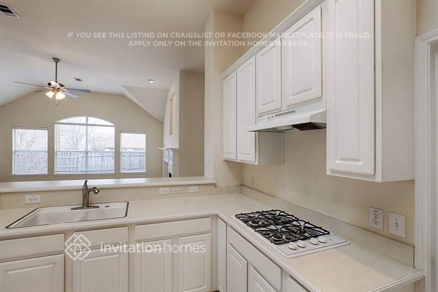 5704 Bedford Ln - Photo 5 of 19