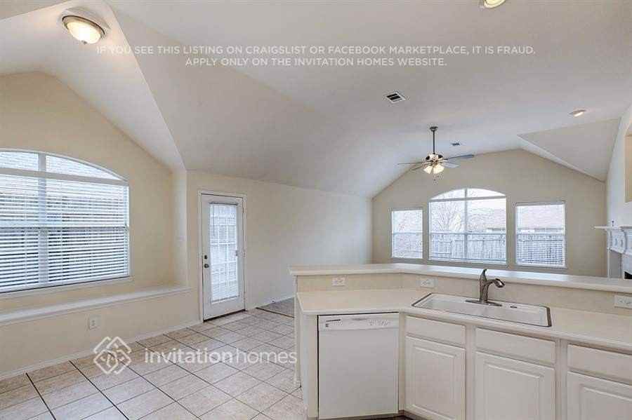 5704 Bedford Ln - Photo 6 of 19