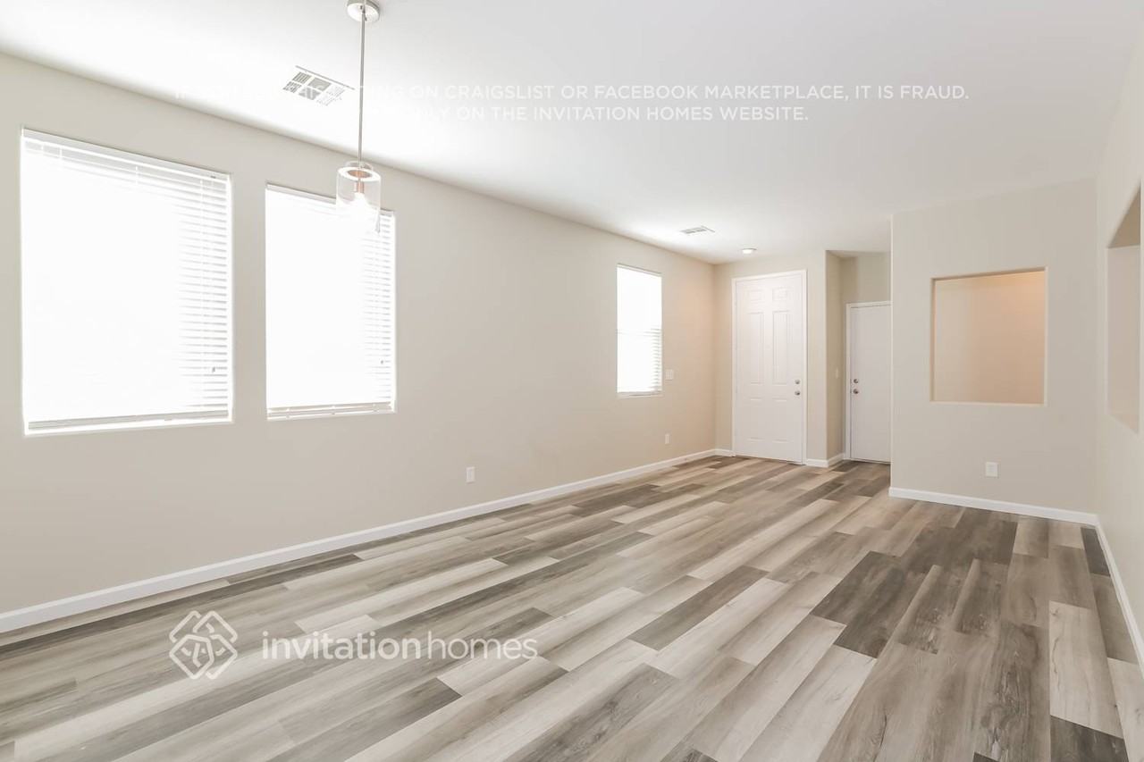 9538 Vivid Colors Ave - Photo 4 of 14