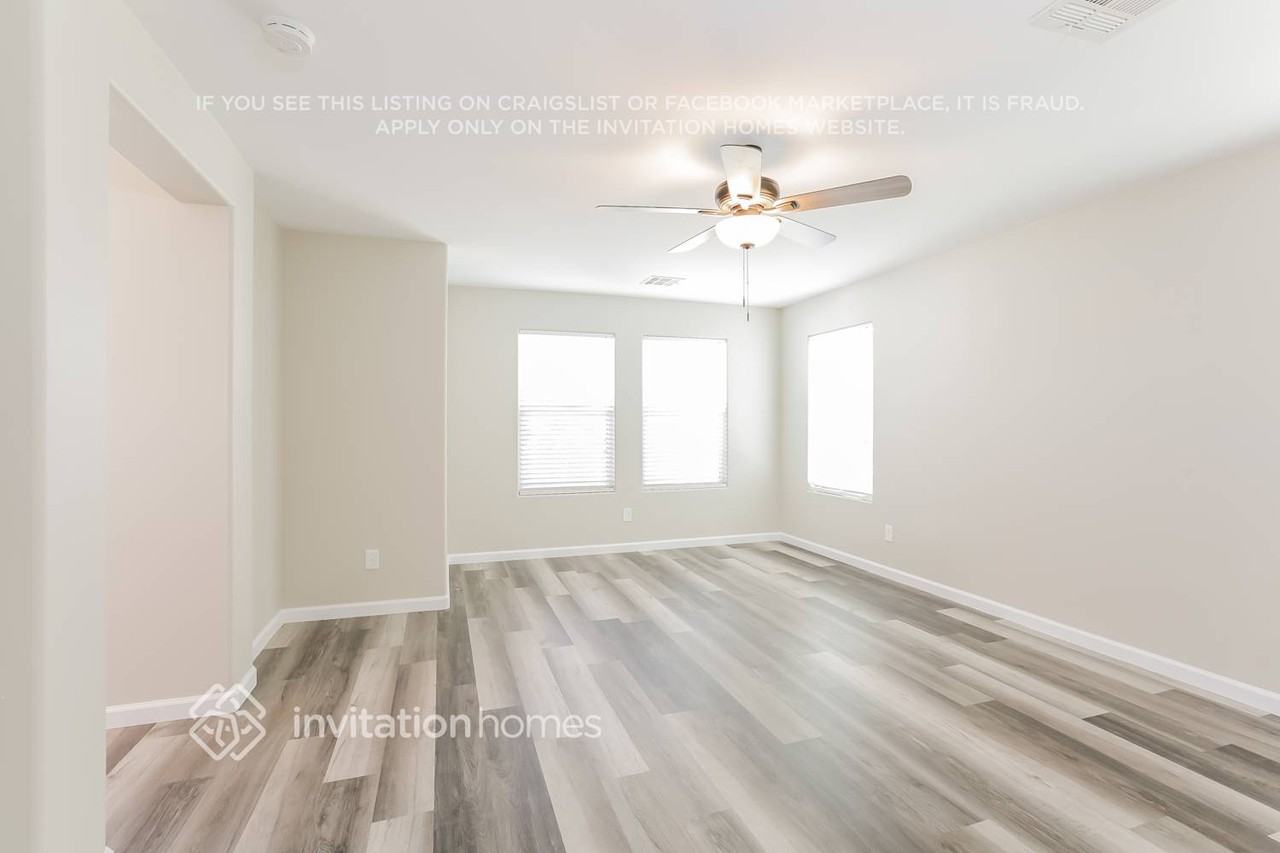 9538 Vivid Colors Ave - Photo 5 of 14