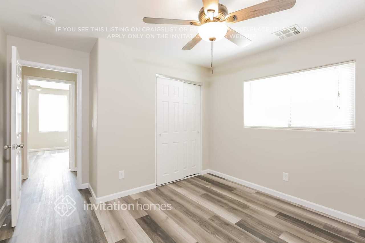 9538 Vivid Colors Ave - Photo 6 of 14