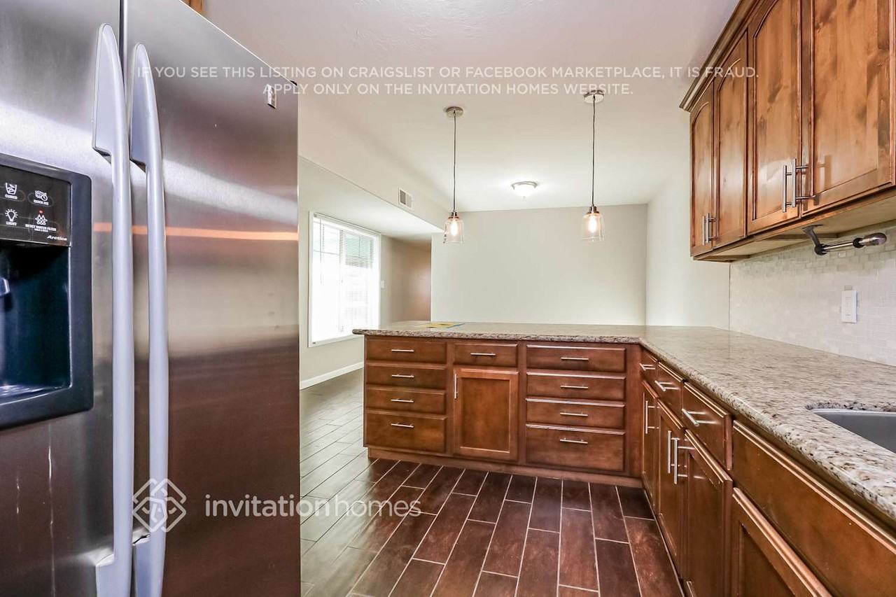 10535 W Calle Del Sol - Photo 5 of 16