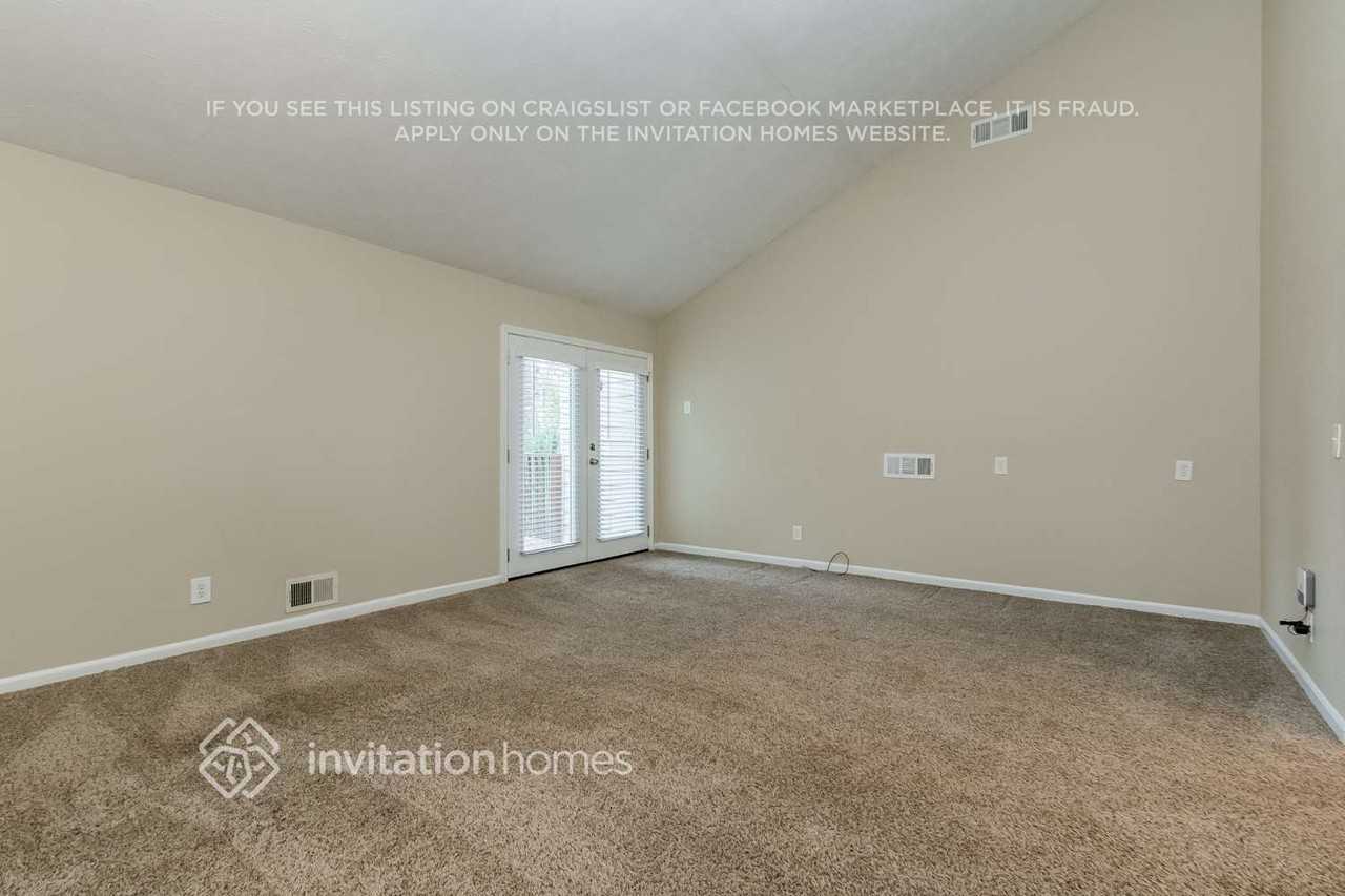 183 W Putnam Ferry Rd - Photo 3 of 21