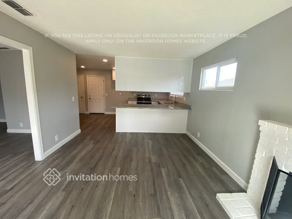 1024 Woodridge Dr - Photo 4 of 16