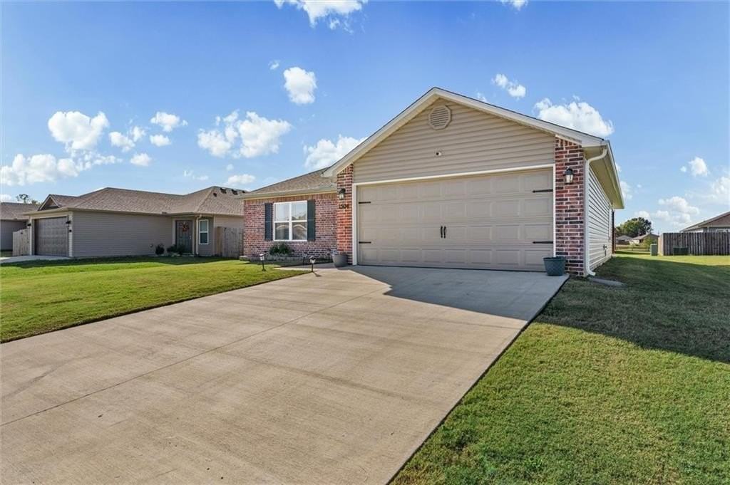 1504 S Blandford St - Photo 3 of 34