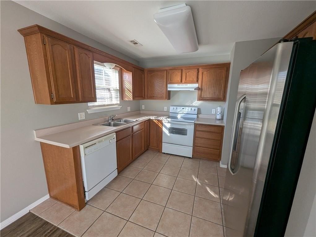 840 Ash Ct - Photo 3 of 13