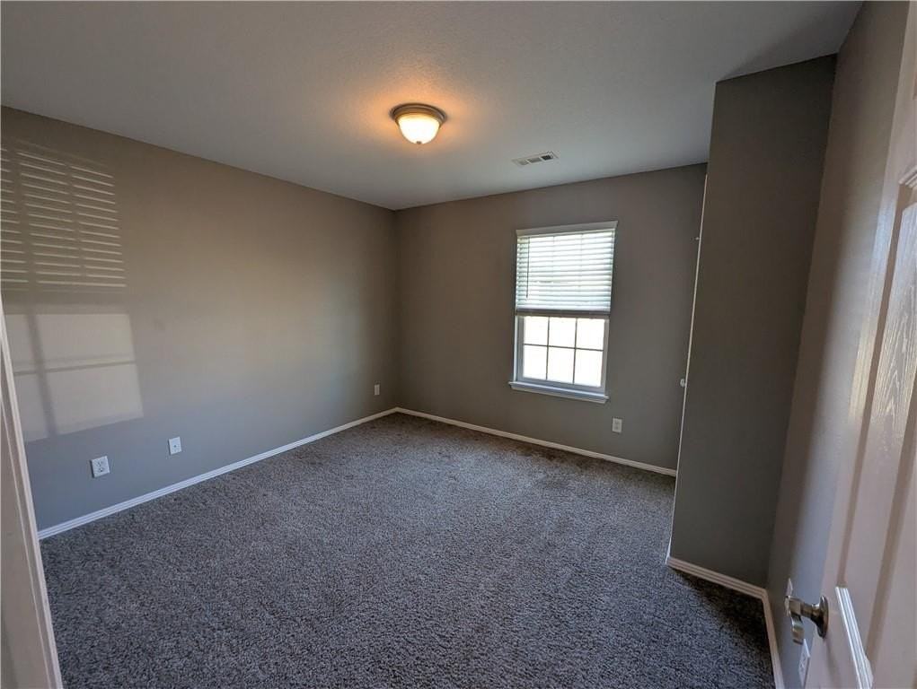 840 Ash Ct - Photo 5 of 13