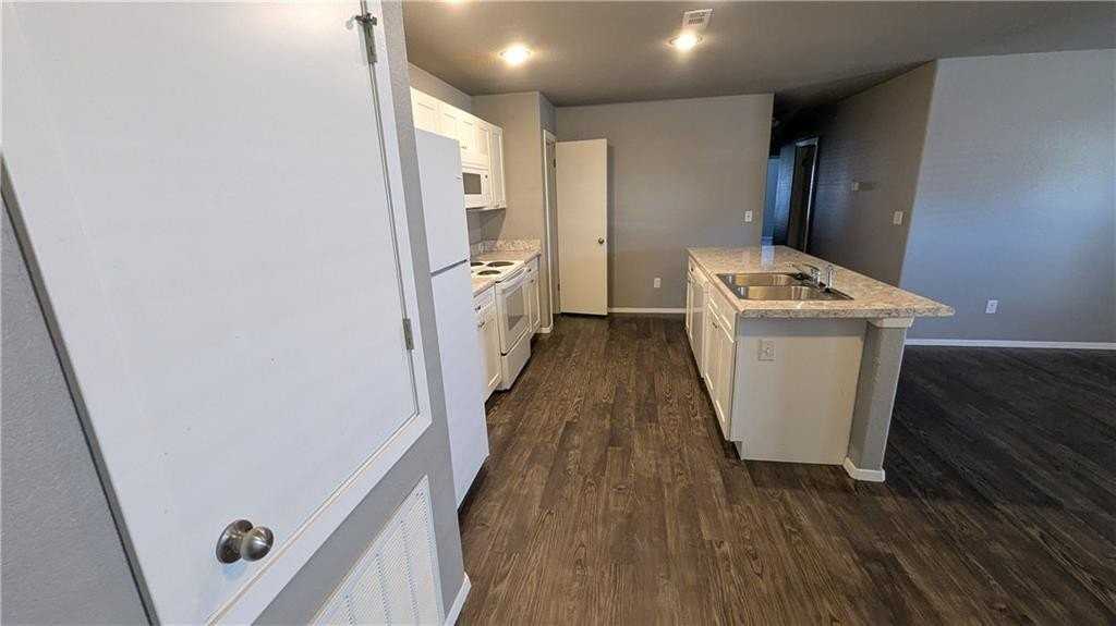 223 E Anabranch Ct - Photo 6 of 15