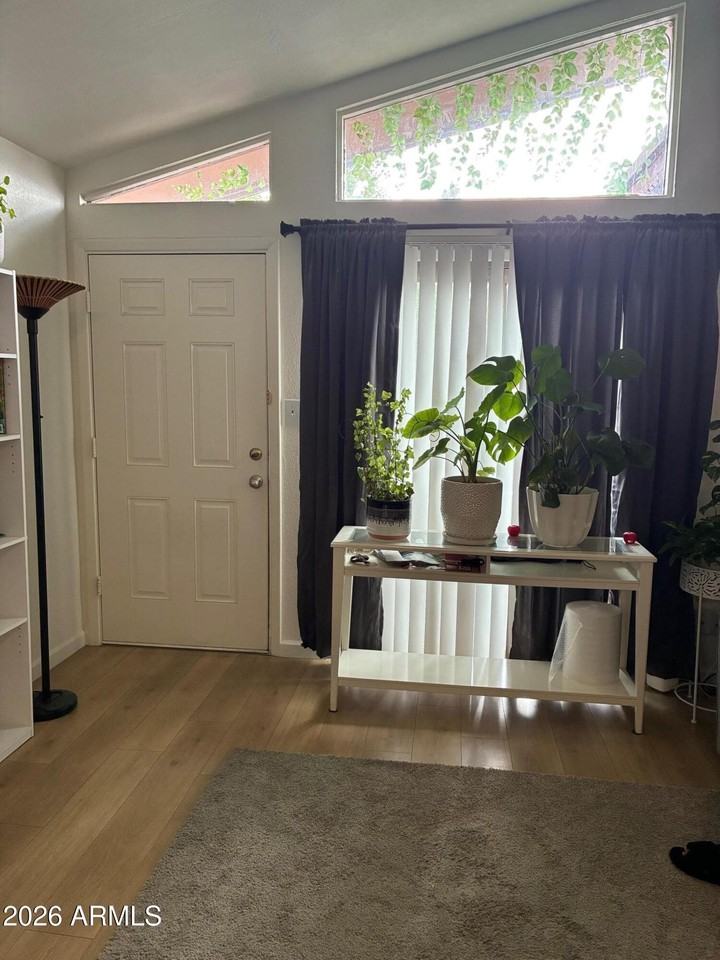 601 N May Apt 33 #33 - Photo 3 of 16