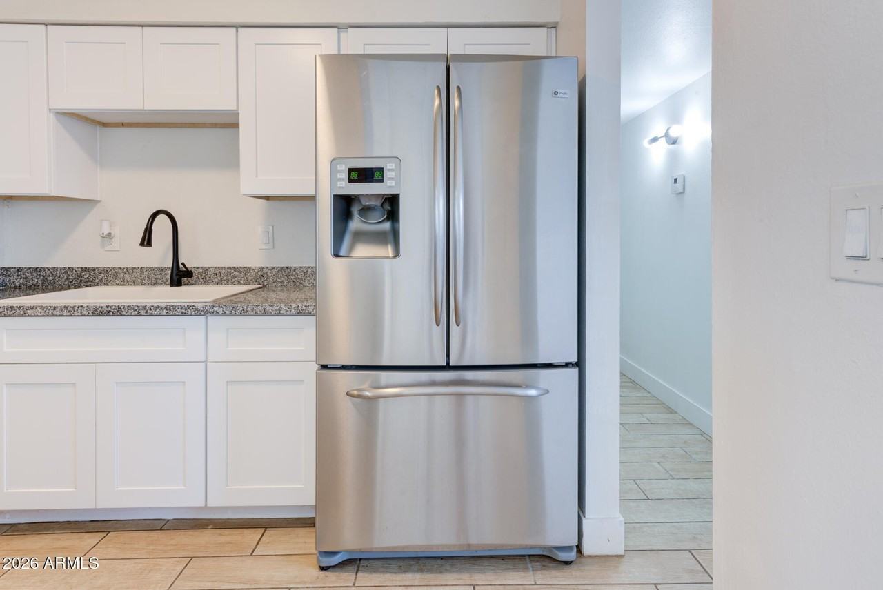 157 W Juniper St - Photo 5 of 17