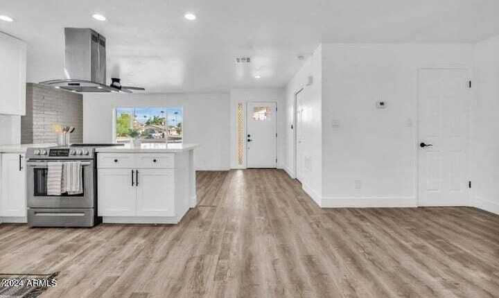 1734 E Laguna Dr - Photo 2 of 23