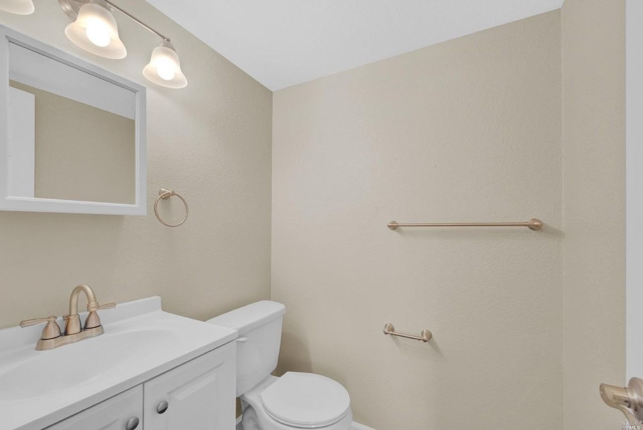 1393 Callen St #D - Photo 4 of 27