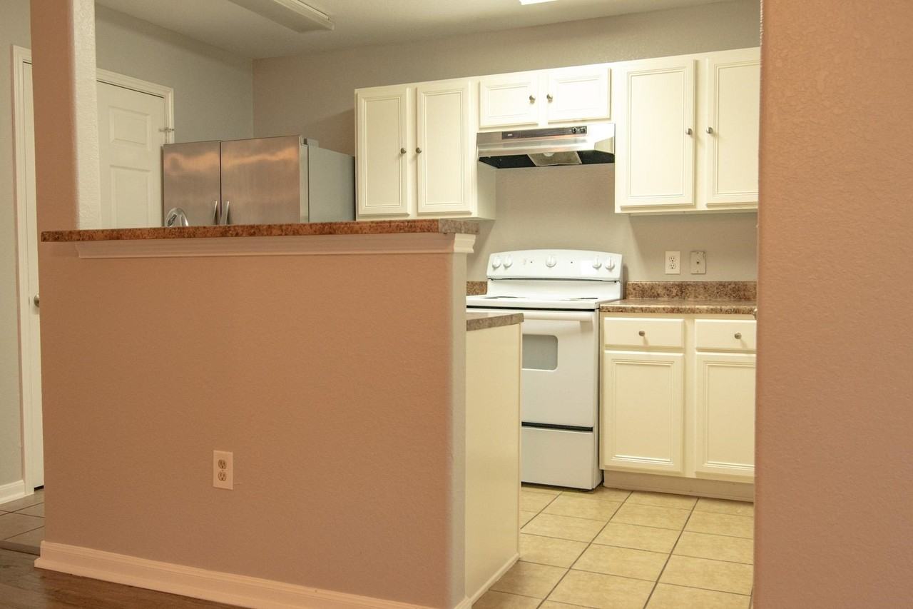 155 Pineburr St - Photo 4 of 12