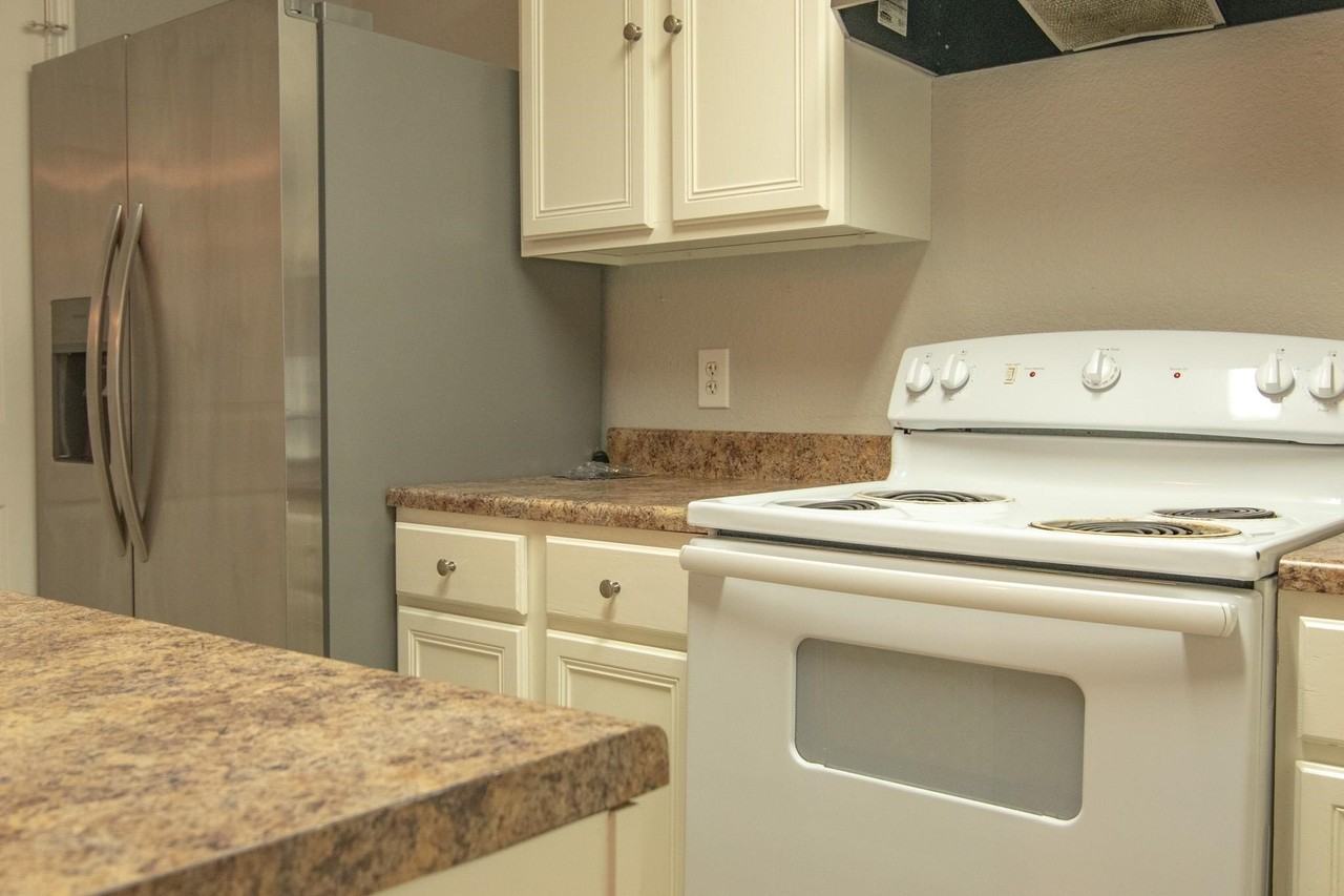 155 Pineburr St - Photo 5 of 12