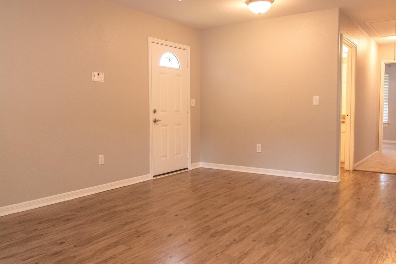 155 Pineburr St - Photo 7 of 12