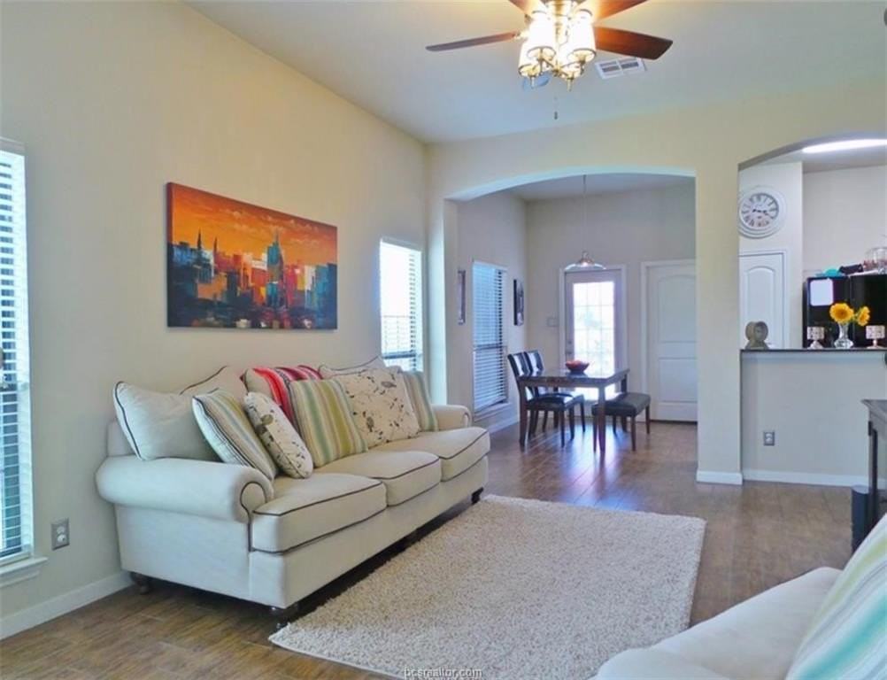 2711 Silver Oak Dr - Photo 4 of 19