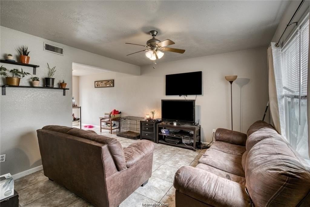 4503 College Main St #D - Photo 3 of 13