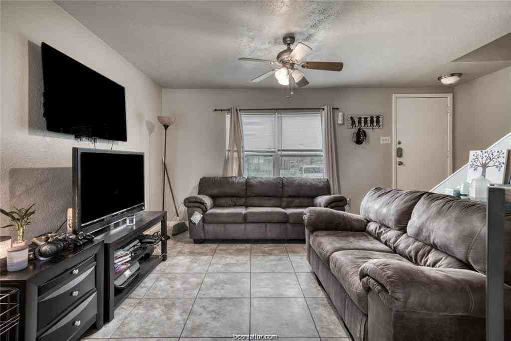 4503 College Main St #D - Photo 4 of 13