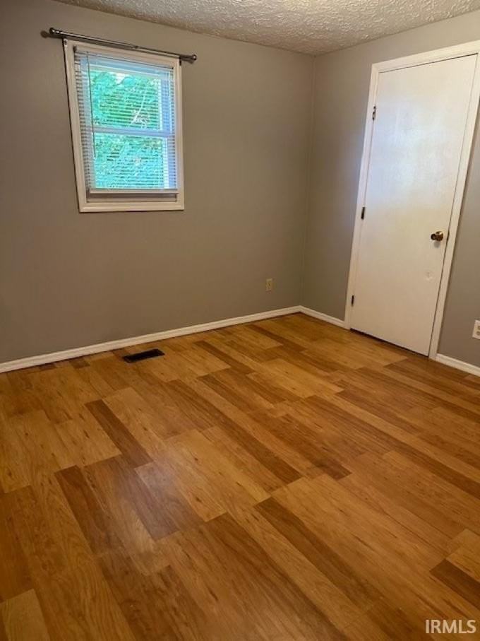 1302 N Woodburn Ave - Photo 5 of 11