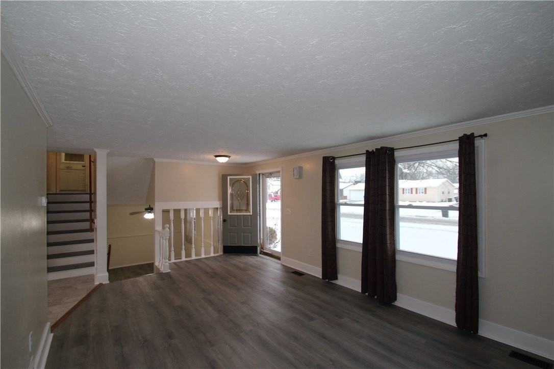 103 Virginia Manor Rd - Photo 3 of 47