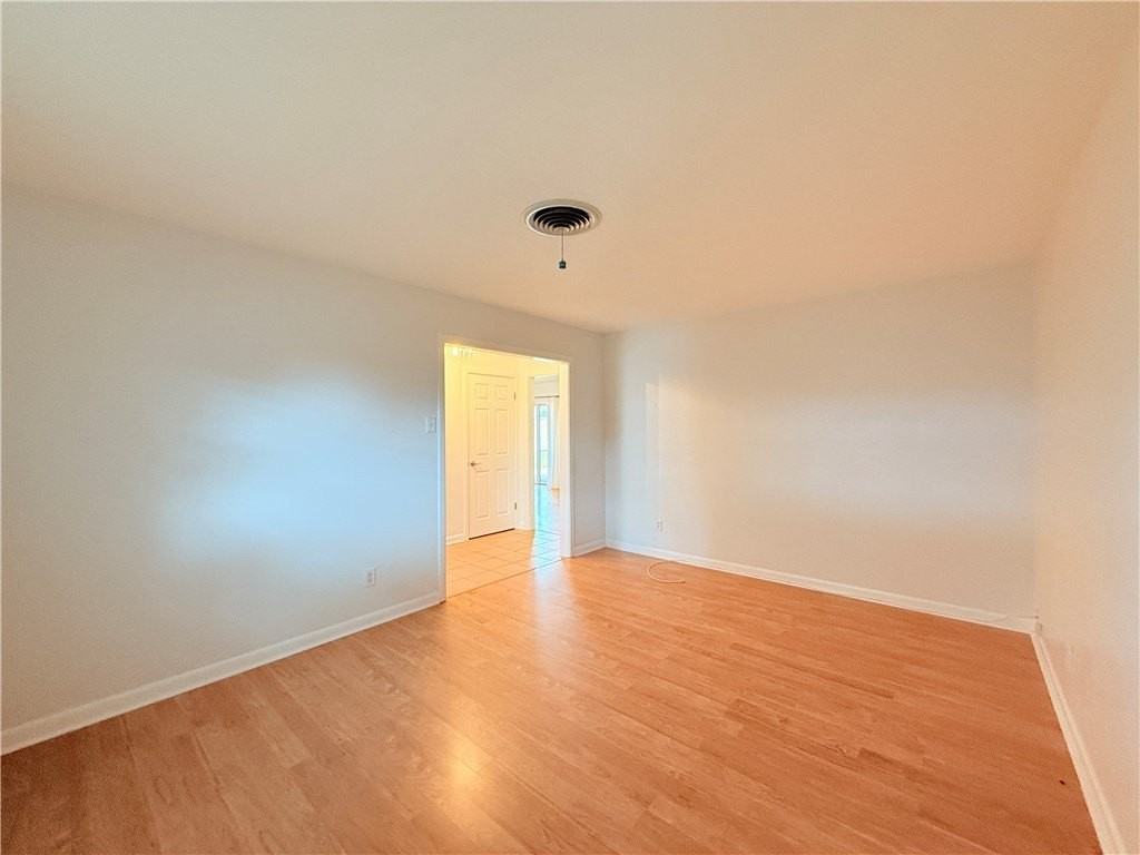 126 Marie Pl - Photo 3 of 40