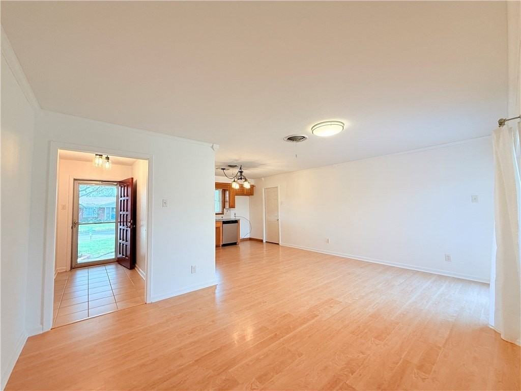 126 Marie Pl - Photo 6 of 40