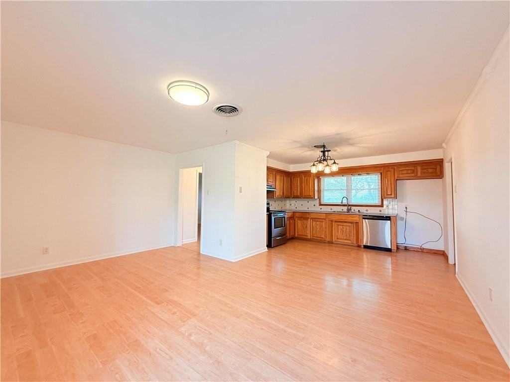 126 Marie Pl - Photo 7 of 40