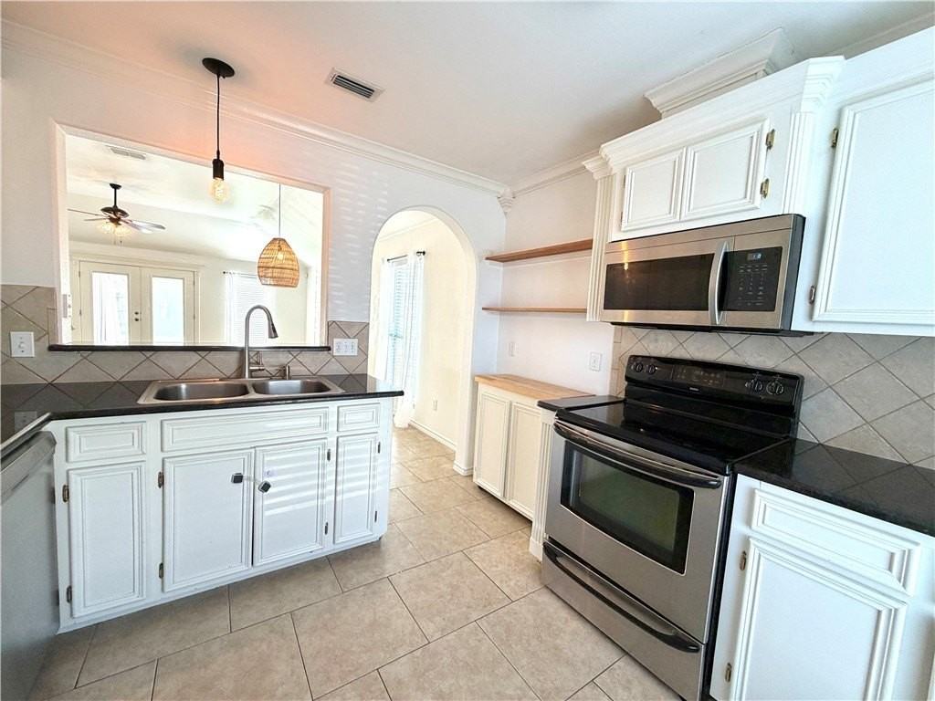 6225 Queen Bess Dr - Photo 5 of 15