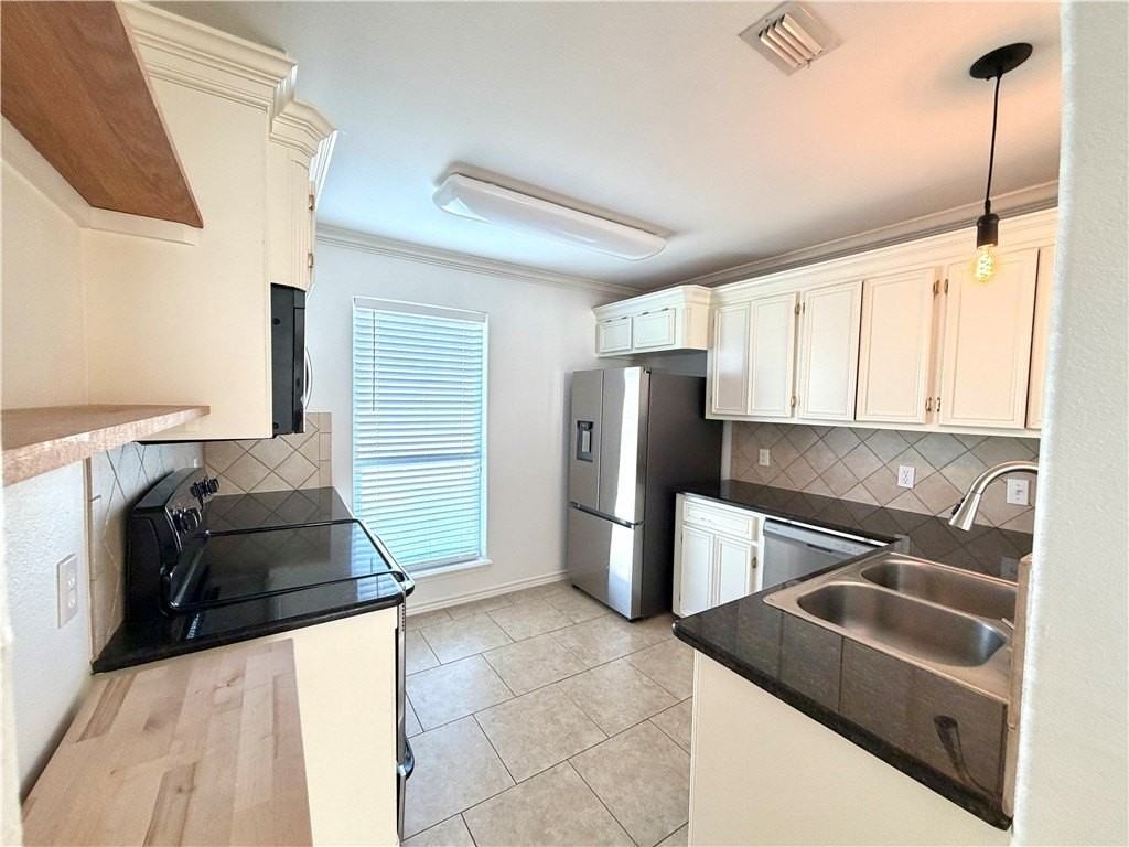 6225 Queen Bess Dr - Photo 6 of 15