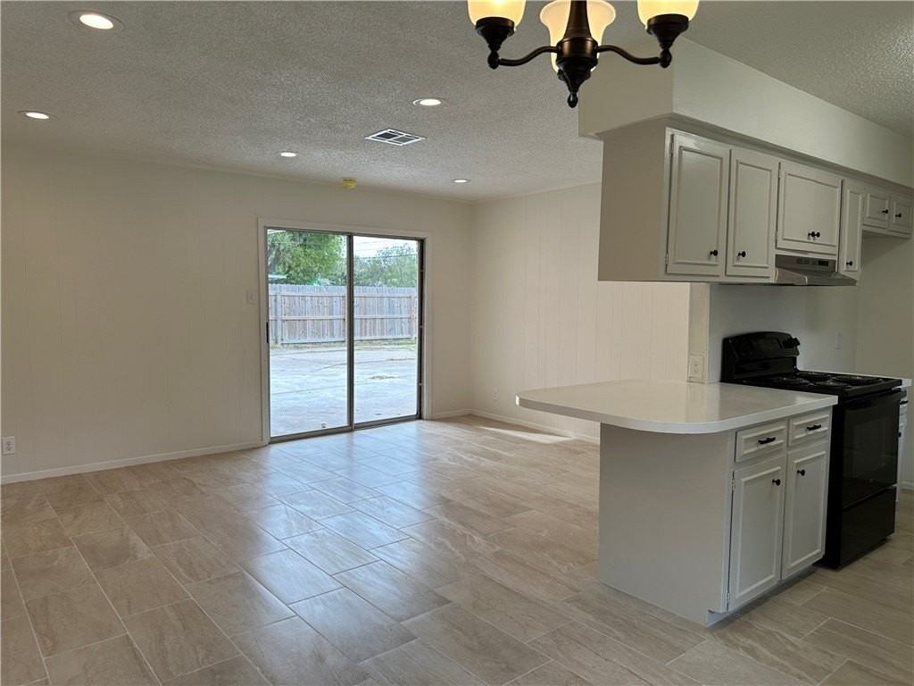 1713 Dallas St - Photo 5 of 15