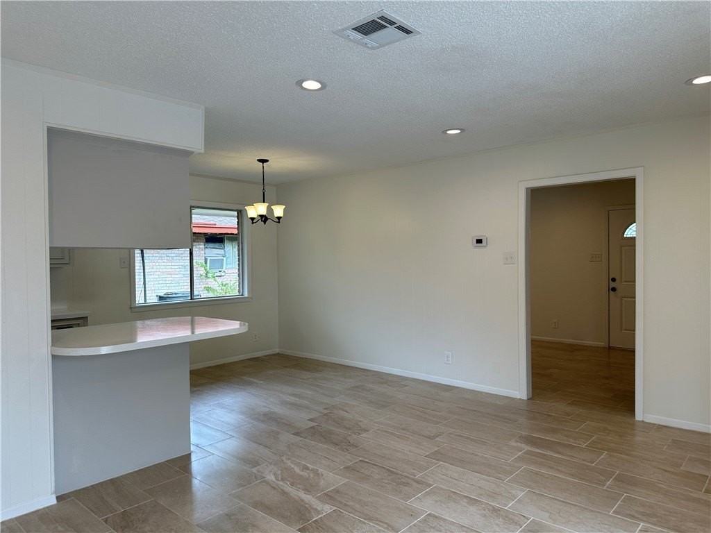 1713 Dallas St - Photo 6 of 15