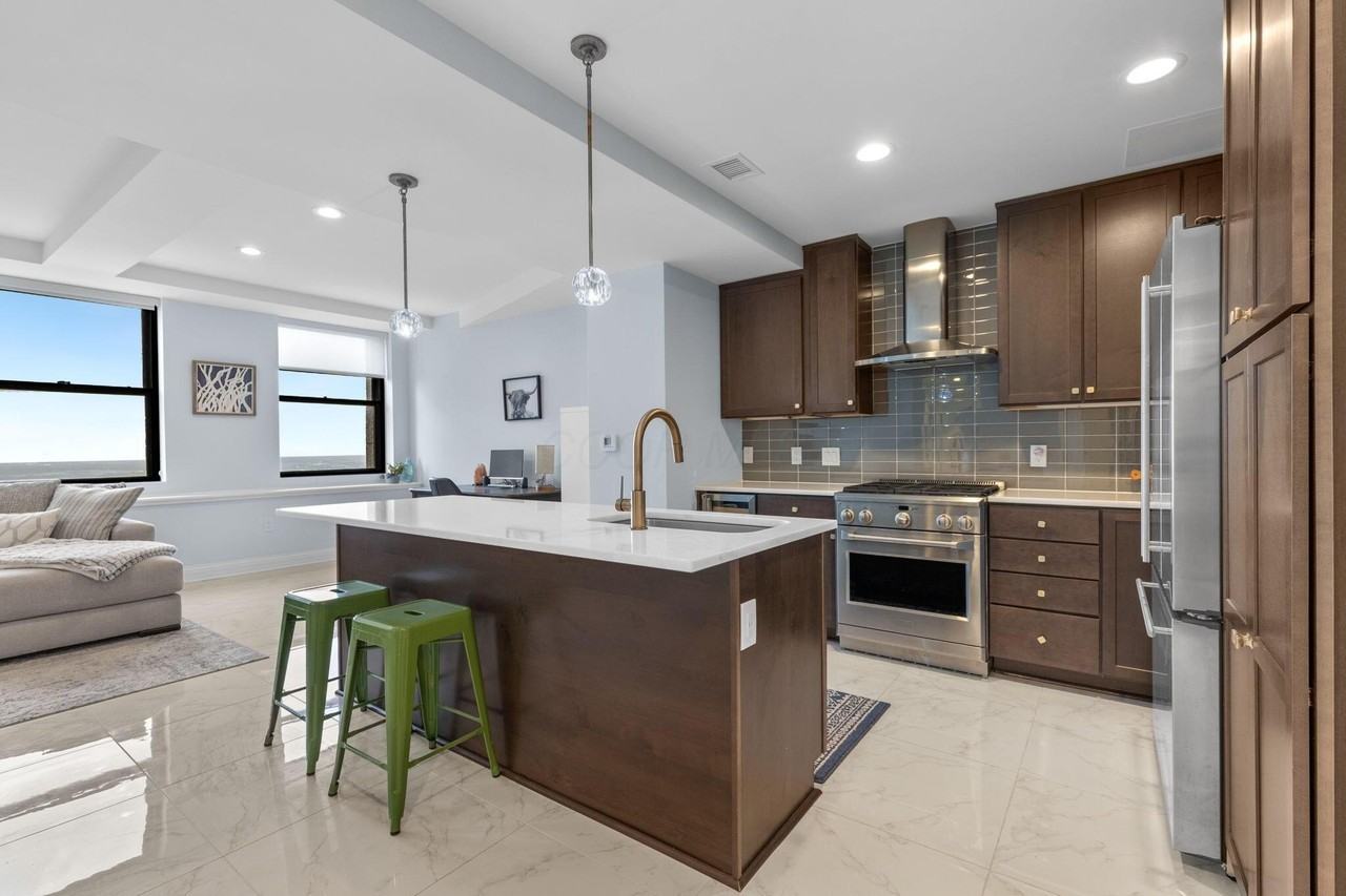 50 W Broad St Apt 3401 #3401 - Photo 2 of 50