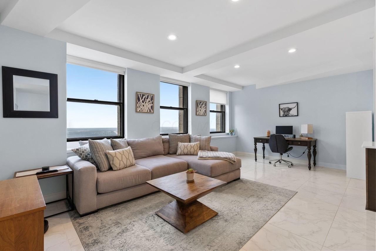 50 W Broad St Apt 3401 #3401 - Photo 6 of 50