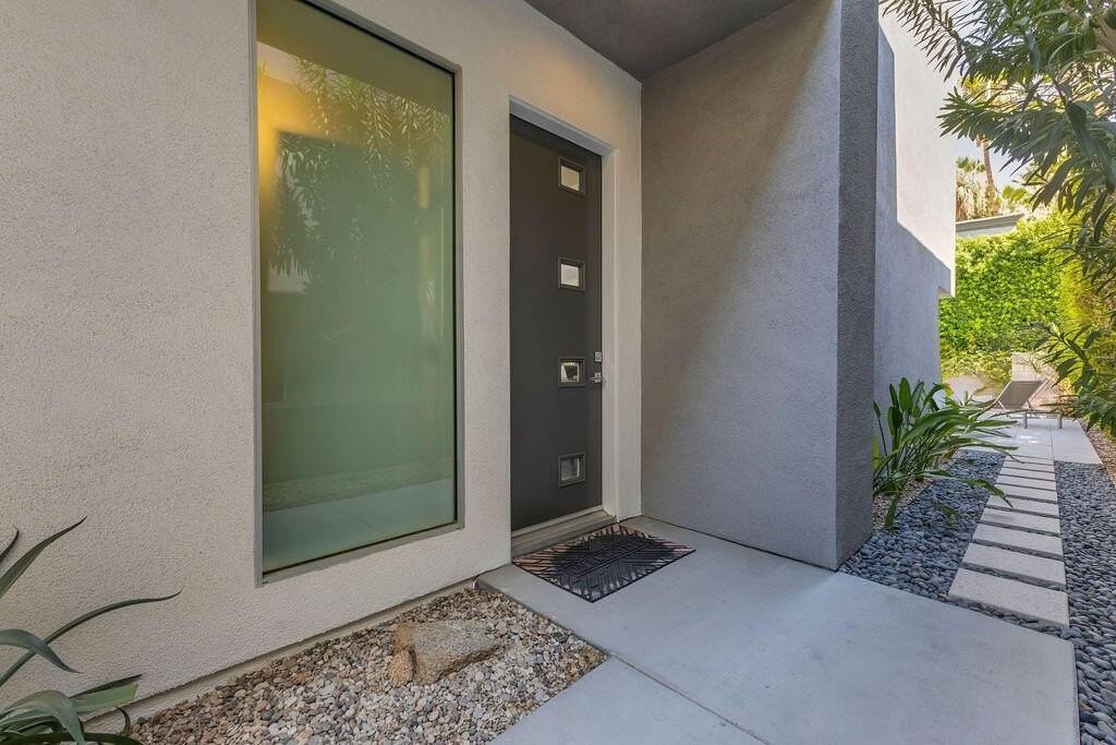 350 Goleta Way - Photo 4 of 50