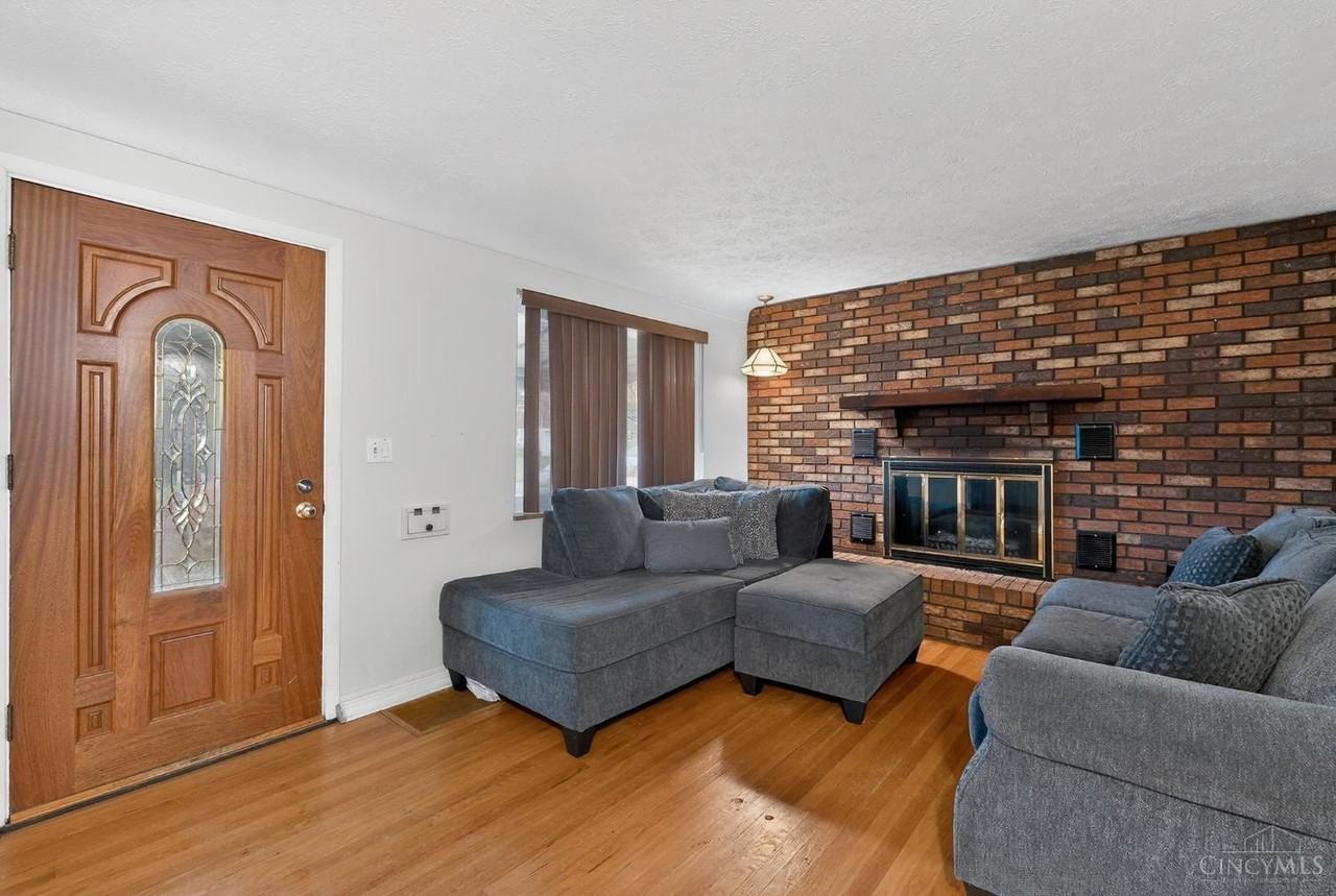 372 Marbill Ln - Photo 4 of 27