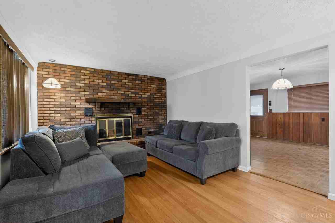 372 Marbill Ln - Photo 5 of 27