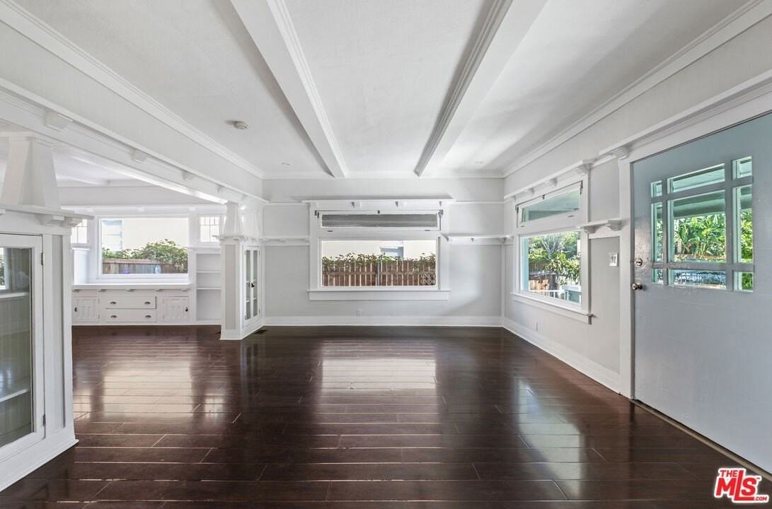 1075 Leighton Ave - Photo 5 of 25