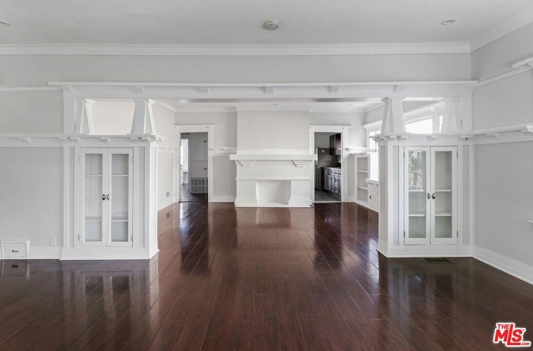 1075 Leighton Ave - Photo 6 of 25