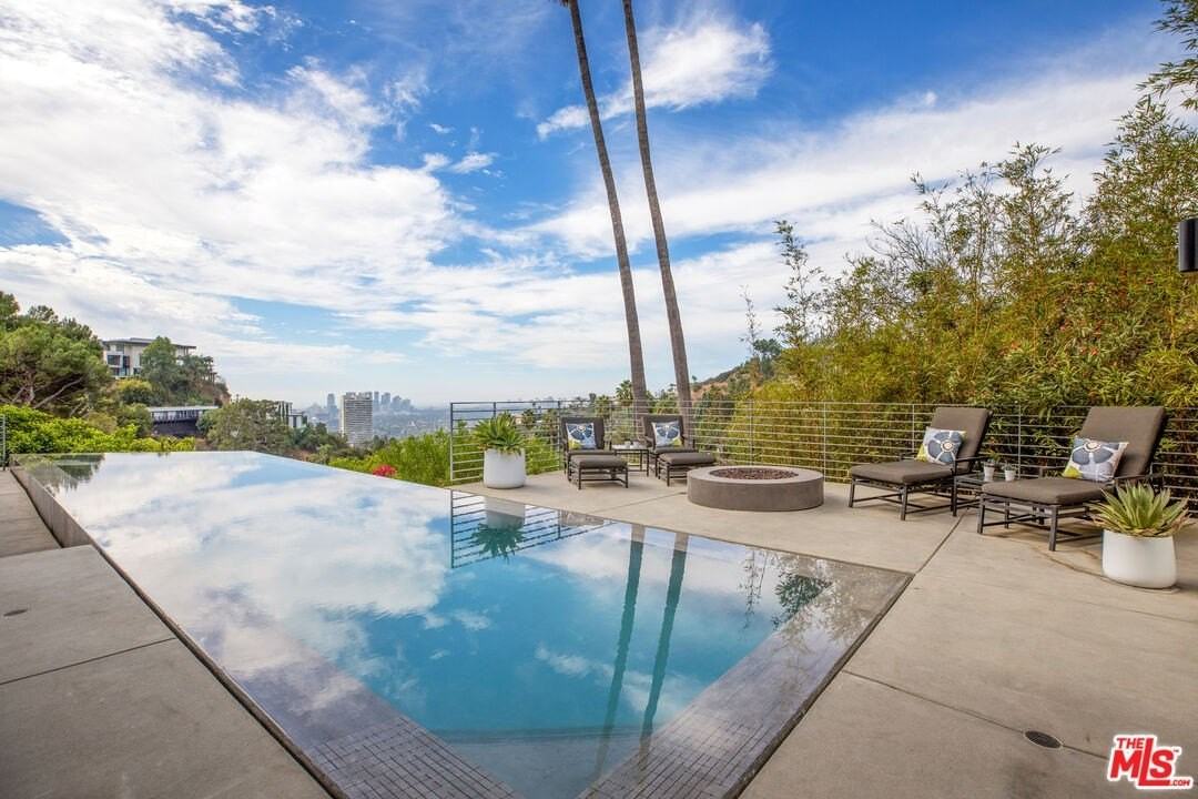 1517 Oriole Ln - Photo 4 of 43