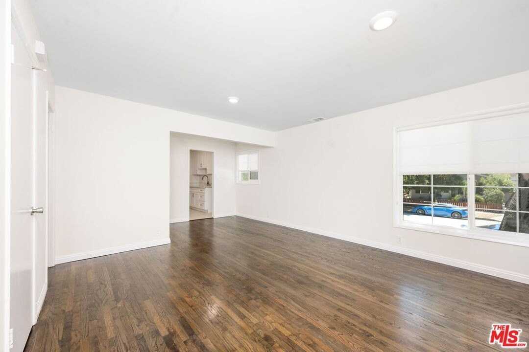 2007 E Villa St Apt A #A - Photo 5 of 12